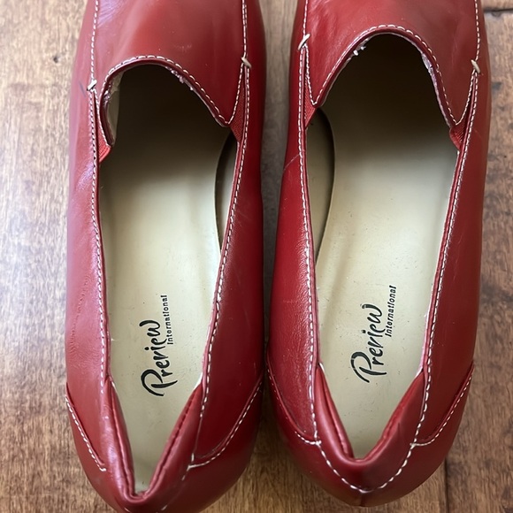 NWT Preview International Pump kitten low Heel burgundy Slip on Shoes Size 8M - Picture 11 of 11